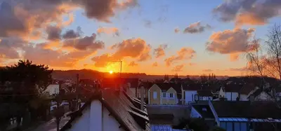 Lever ou coucher de soleil vu de l'appartement ou à proximité