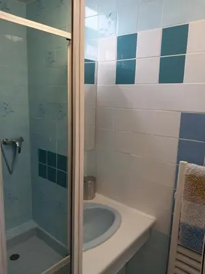 Salle de bains dans l'établissement Chez Gibus