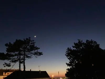 Lever ou coucher de soleil vu de l'appartement ou à proximité