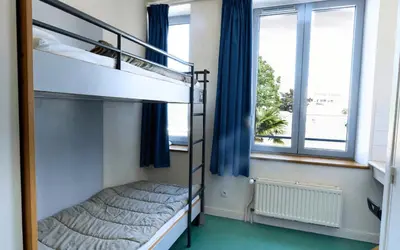Un ou plusieurs lits dans un hébergement de l'établissement Auberge de Jeunesse HI Cherbourg