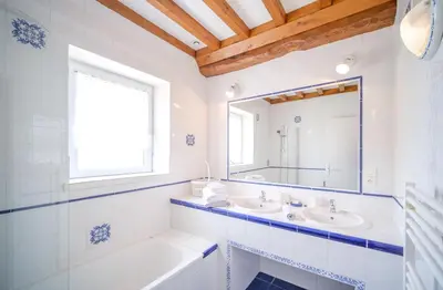 Salle de bains dans l'établissement Domaine de Houtteville - Gîtes - Omaha Beach Normandy