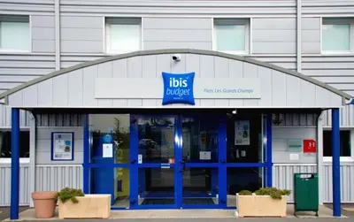 Façade ou entrée de l'établissement ibis budget Flers Grands Champs