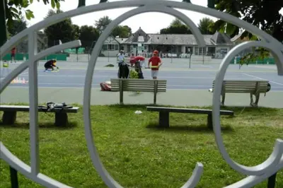 Tennis ou squash au sein de l'appartement ou à proximité