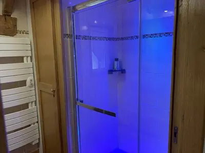 Salle de bains dans l'établissement Le Clos des Tilleuls - D Day Home