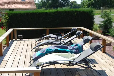 Balcon ou terrasse dans l'établissement Spacious house for 6 people with a swimming pool