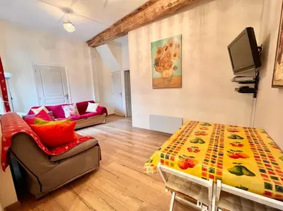 Télévision ou salle de divertissement dans l'établissement Greener Pastures - Normandy Self Catering Gites