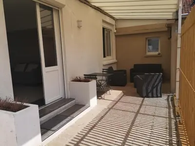 Balcon ou terrasse dans l'établissement Appartement 2 pièces avec terrasse proche mer et commerces