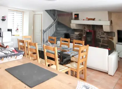 Coin salon dans l'établissement Maison charmante près de Sains avec spa et jardin clos