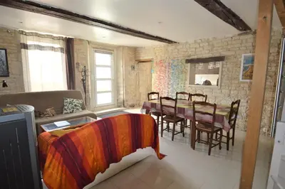 Coin salon dans l'établissement Maison,appartement de charme bord de mer - Avec jardin et wifi