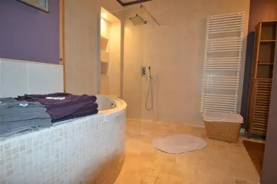 Salle de bains dans l'établissement Maison,appartement de charme bord de mer - Avec jardin et wifi