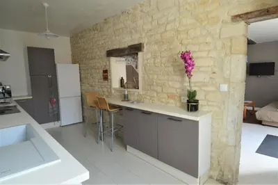 Cuisine ou kitchenette dans l'établissement Maison,appartement de charme bord de mer - Avec jardin et wifi