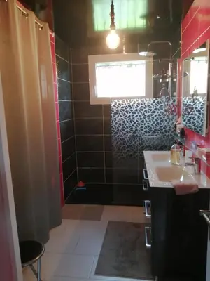 Salle de bains dans l'établissement GINGER