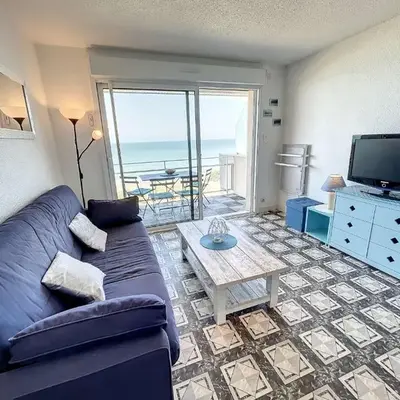 Appartement en front de mer avec balcon et parking privatif - FR-1-361-360