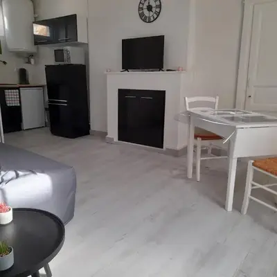 Promo Studio Wi-Fi à Courseulles-sur-Mer au 1er étage