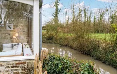 Jardin de l'établissement Nice Home In Auxais With Kitchenette