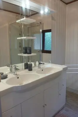 Salle de bains dans l'établissement 3 Gites - Relais Du Saussay Pertheville Ners