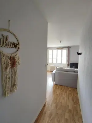 Télévision ou salle de divertissement dans l'établissement Gîte Le 101ème dans le centre de Ste Mère Église