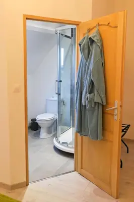 Salle de bains dans l'établissement Band of Brothers House