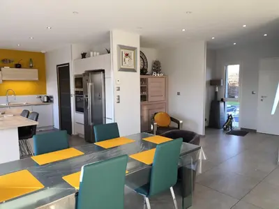 Cuisine ou kitchenette dans l'établissement Gîte Villa le 29