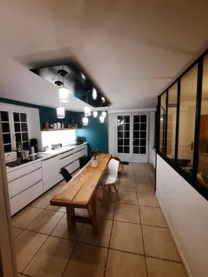 Cuisine ou kitchenette dans l'établissement la longère charmante