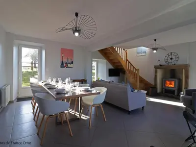 Coin salon dans l'établissement Maison chaleureuse en Normandie avec jardin arboré - FR-1-497-143