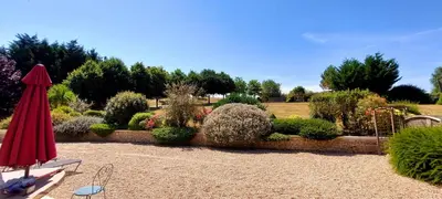 Jardin de l'établissement Le domaine des Roseraies,