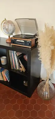Bibliothèque dans la maison de vacances