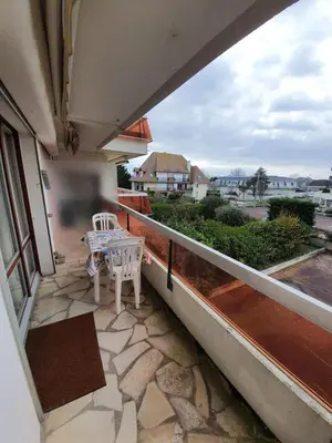Balcon ou terrasse dans l'établissement Apt At 2 Steps From The Beach And Proust Promenade