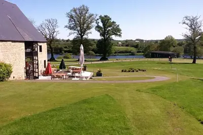 Jardin de l'établissement 3 Bedroom Lodge over looking Lake Dathee & Golf Course