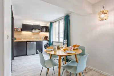 Cuisine ou kitchenette dans l'établissement City Affaire, Petit déjeuner OFFERT en Hypercentre