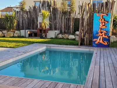 Piscine de l'établissement La Villa Thelma 5 étoiles, piscine, sauna et jacuzzi ou située à proximité