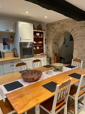 Cuisine ou kitchenette dans l'établissement The Old Farm Gite