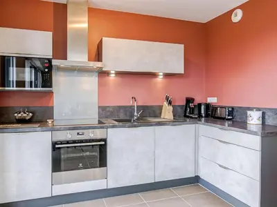 Cuisine ou kitchenette dans l'établissement Apartment Les Hauts de Port Mer by Interhome