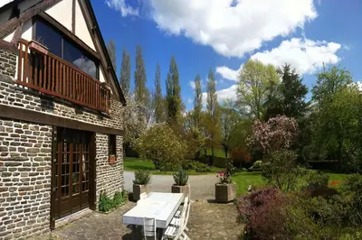 Jardin de l'établissement B&B La Gautraie