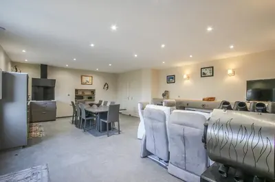 Cuisine ou kitchenette dans l'établissement Gîte l'Ardoisier 7 Pers Sauna Bayeux 2km