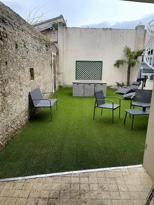 Plan de l'établissement Anselme, F2 duplex avec cour commune et proche de la mer ,2