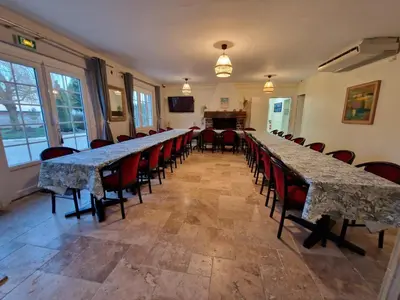Télévision ou salle de divertissement dans l'établissement DSN - Domaine Suisse Normande