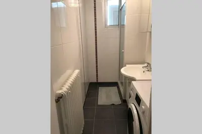 Salle de bains dans l'établissement Logement 6P BALCON/ MODERNE HYPER CENTRE