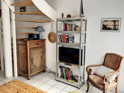 Bibliothèque dans l'appartement