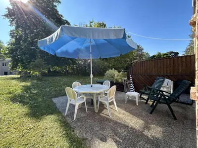 Jardin de l'établissement Duplex avec terrasse près de la plage et commerces - Saint-Pair-sur-Mer - FR-1-361-374