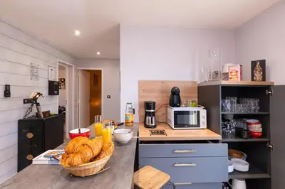 Cuisine ou kitchenette dans l'établissement Gîte LE CABESTAN