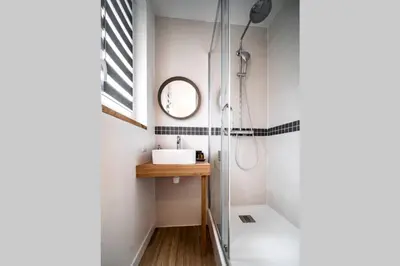 Salle de bains dans l'établissement APPT VUE SUR LE PORT DE CAEN/ CENTRE VILLE PREMIUM