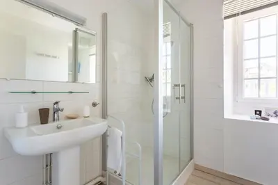 Salle de bains dans l'établissement Ker Roz - Belle maison 3 chambres- Proche Mer-Port