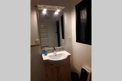 Salle de bains dans l'établissement Gîte à la campagne 2