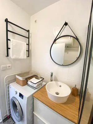 Salle de bains dans l'établissement « L’Olympe » - à 300 M de la plage