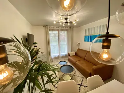 Coin salon dans l'établissement La Fleur Marine Classé 3 étoiles - Accès direct mer Cabourg