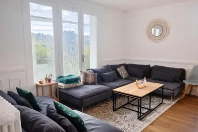 Coin salon dans l'établissement Grande maison 160 m2 6 chambres à Caen
