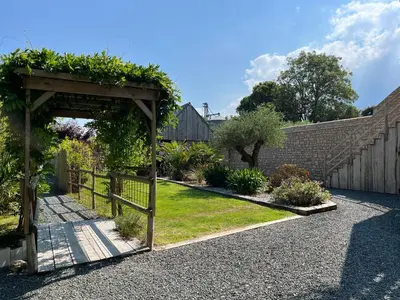 Jardin de l'établissement Gîte La Boulangerie de La Trigalle avec SPA privé