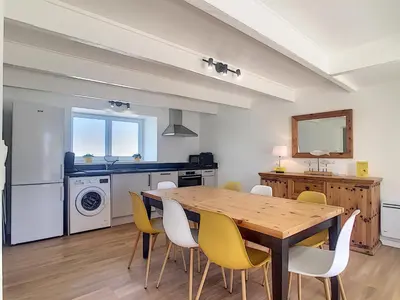Cuisine ou kitchenette dans l'établissement Maison 6 pers proche centre ville
