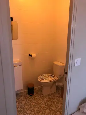 Salle de bains dans l'établissement La Parenthèse de la Baie